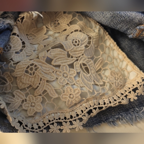 American Eagle Outfitters, High Rise Festival Jean Shorts - Picture 2 of 4